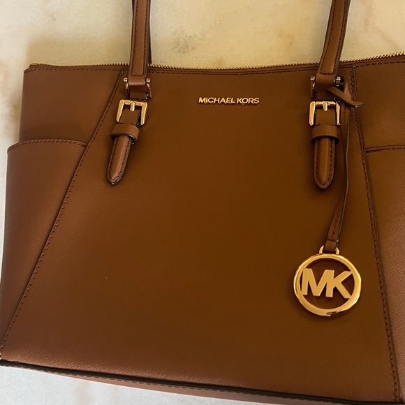 Michael Kors Charlotte Large Saffiano Leather Top-Zip - Picture 2 of 7